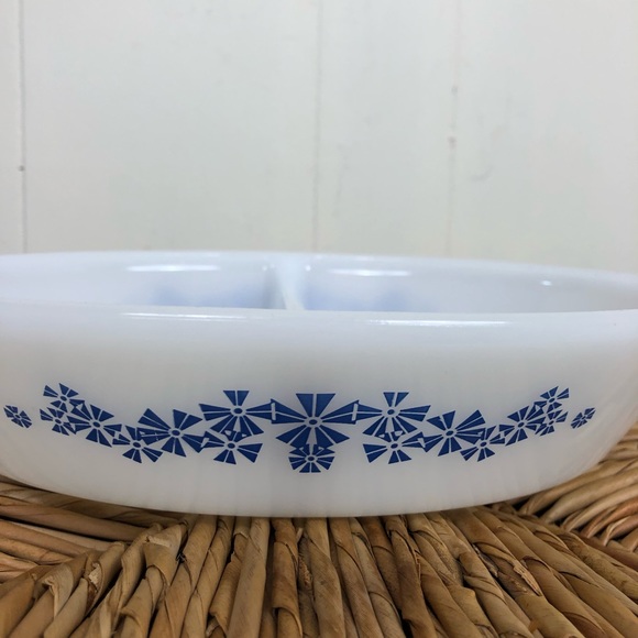Vintage Glasbake Daisy Divided Casserole Dish - Picture 5 of 7